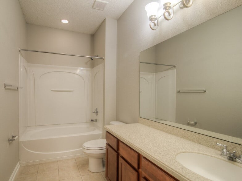 Building Photo - 16380 Bamboo Bluff Ct