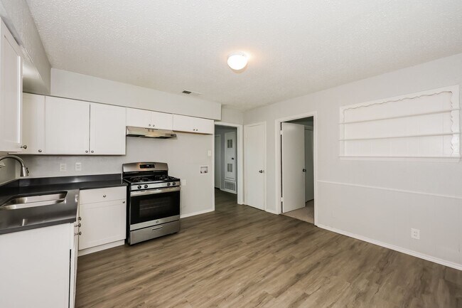 Building Photo - 2 BR/1BA | Newly Renovated Single Family Home | 1-Car Covered Parking | Gated backyard