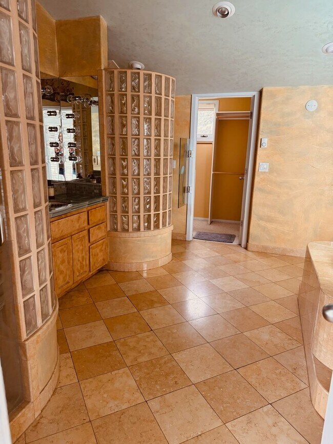 Building Photo - HUGE Custom-Designed Dream Home bordering Indian Meadows Preserve!