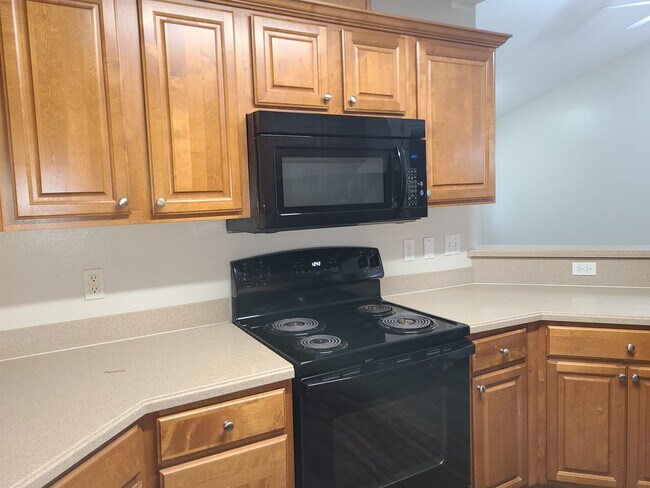 Building Photo - 2410 Quazar Cir