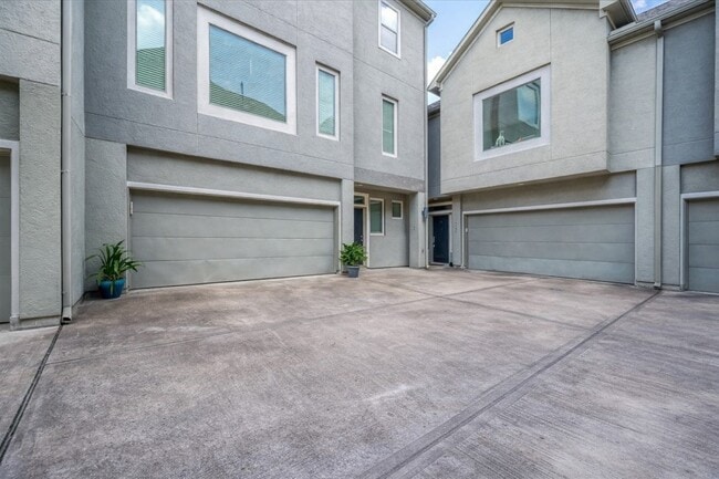 Building Photo - 1144 Patterson St