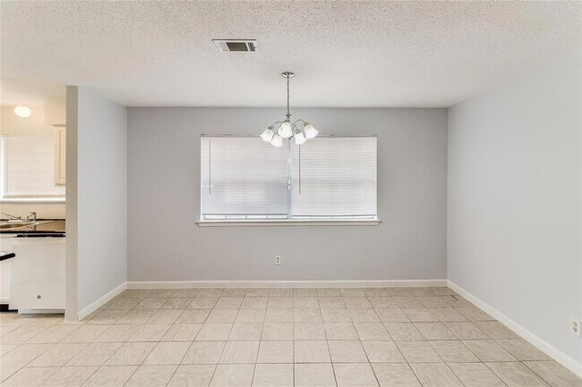 Building Photo - 2530 Long Reach Dr