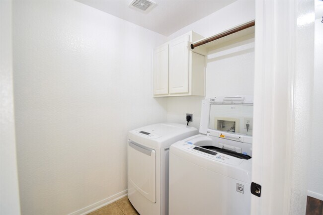 Building Photo - 34 S Rambling Ridge Pl