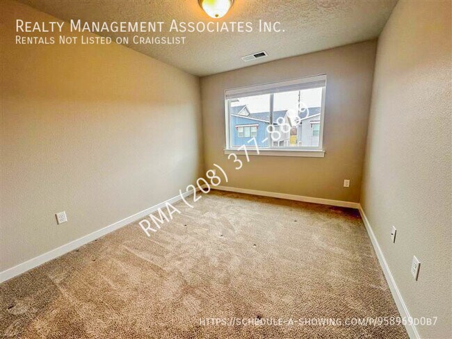 Building Photo - 412 N Traquair Ln