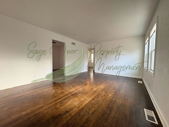 Building Photo - 5 BEDROOM IN INDEPENDENCE!!!