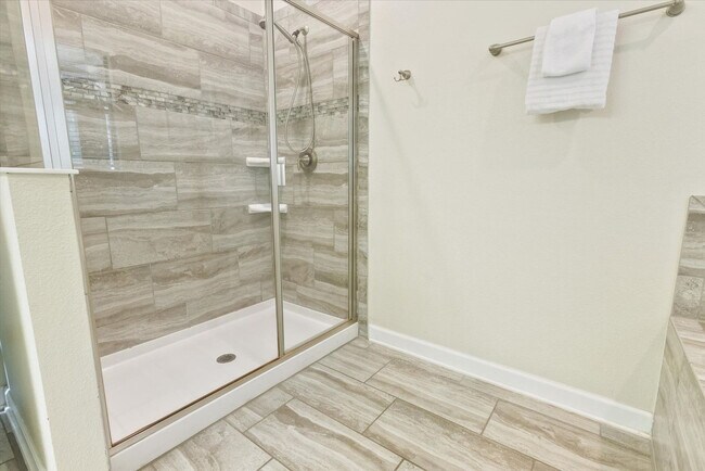 Building Photo - 1411 Rolling Fairway Dr