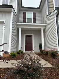 Building Photo - Charming 3BR Townhome in Jamestown