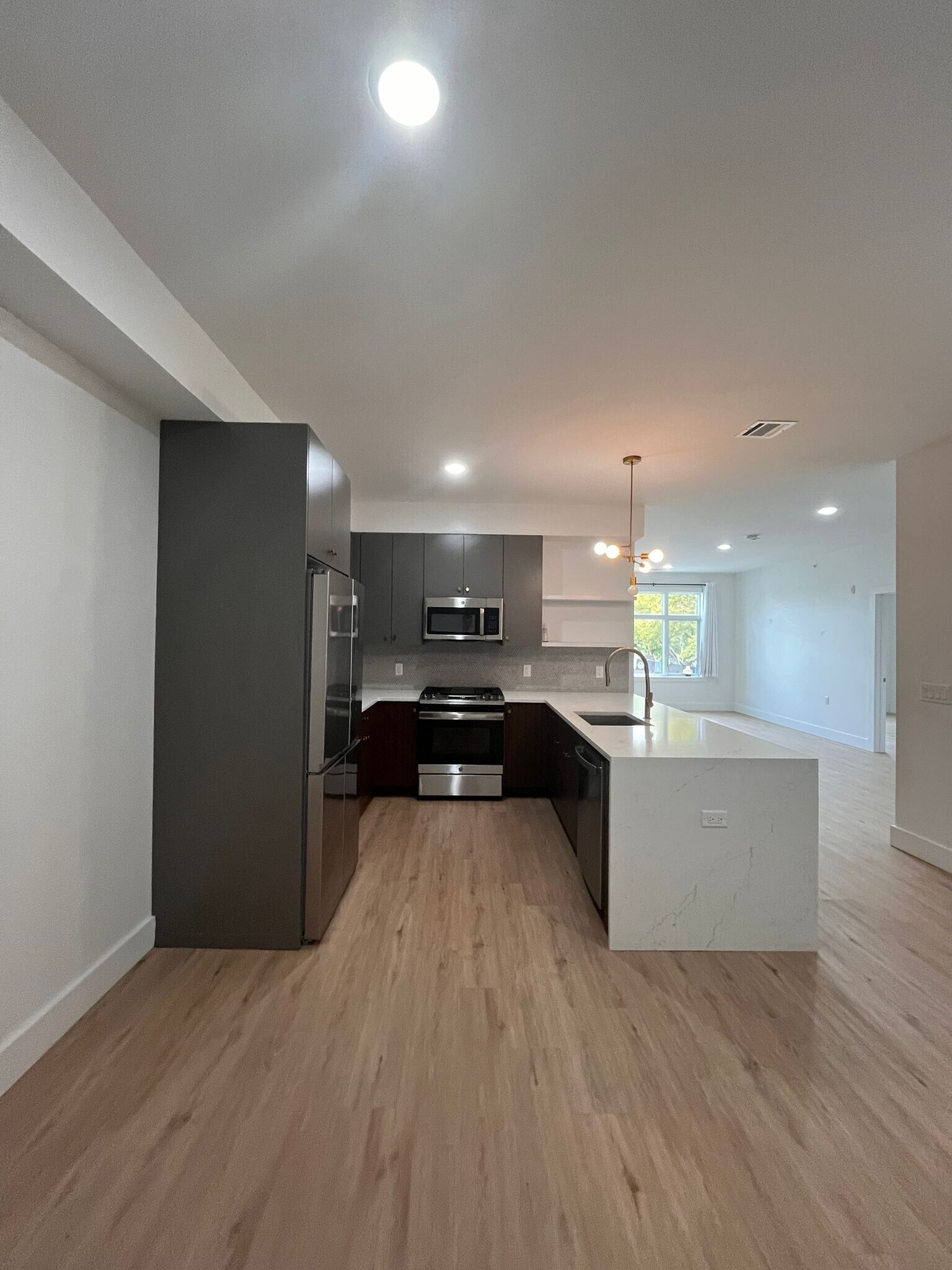 Building Photo - 276 Duncan Ave