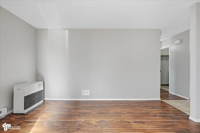 Building Photo - Charming 2BD/1BA Condo