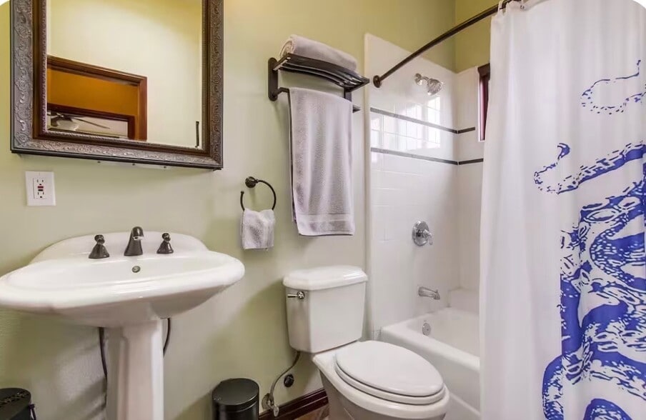 Tub Shower - 2728 Lone Jack Rd
