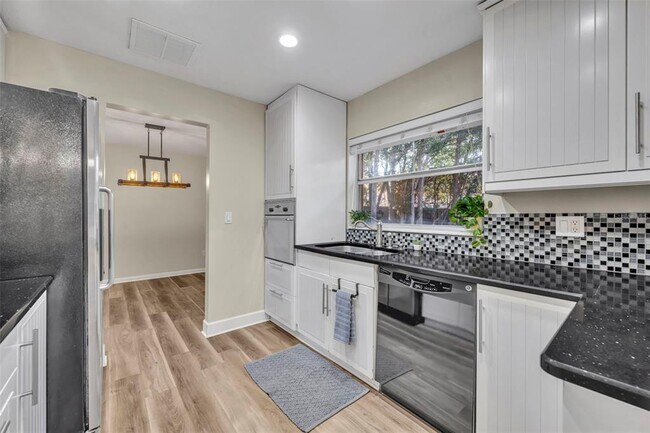 Building Photo - 110 Bilsdale Ct