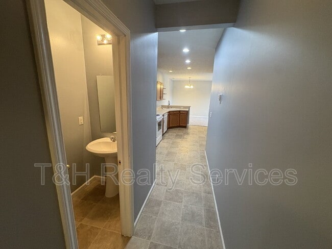 Building Photo - 13415 White Granite Dr