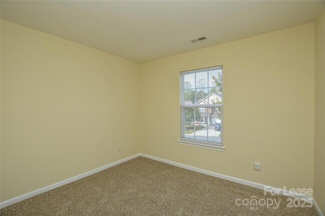 Building Photo - 6754 Sequoia Hills Dr