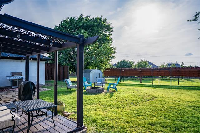 Building Photo - 16435 Red Oak Cir N