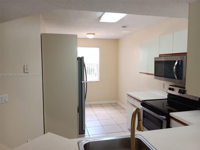 Building Photo - 8821 Wiles Rd