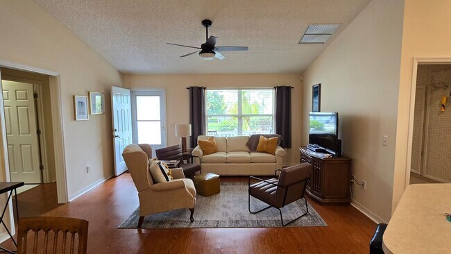 Building Photo - 971 Kingmont Terrace