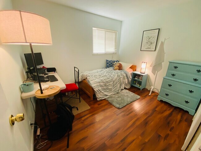 Building Photo - 2506 Cabrillo Dr