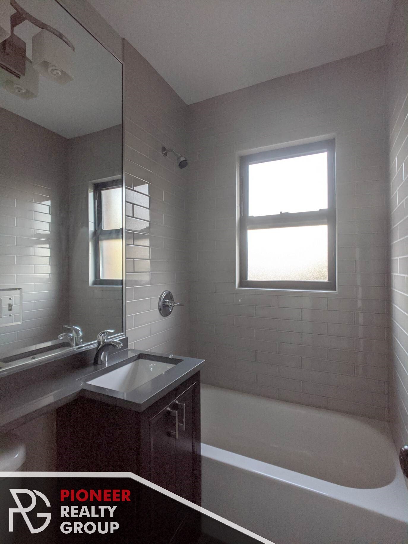 Building Photo - 908 W George St