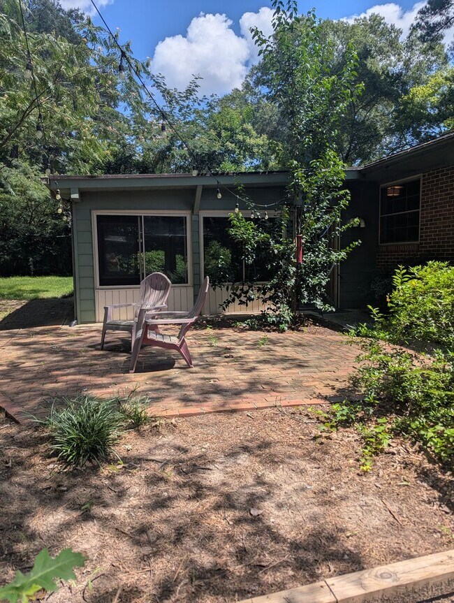 Building Photo - Beautiful 3-bed, 2-bath Ranch in South Dur...