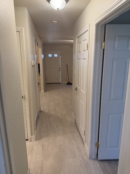 Building Photo - 4713 Amber Ln