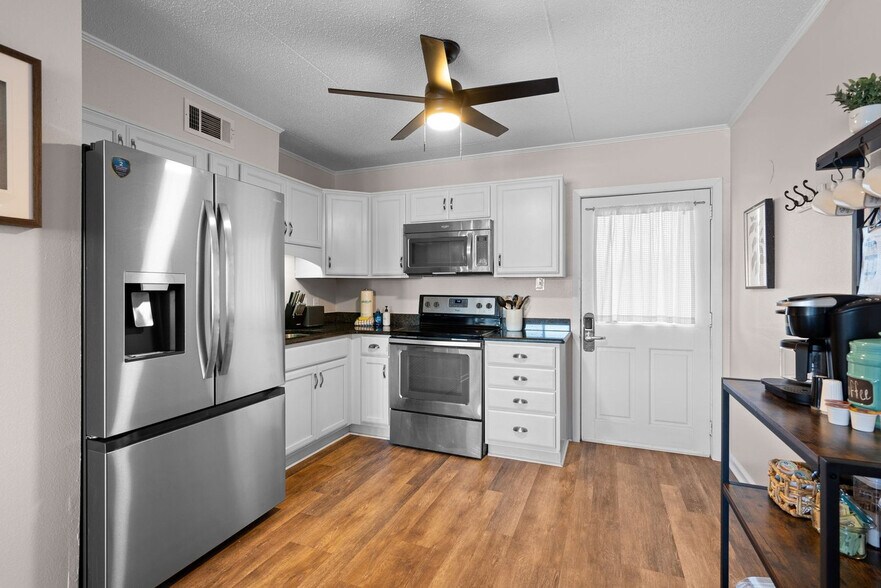 Building Photo - 331 Bluefish Dr