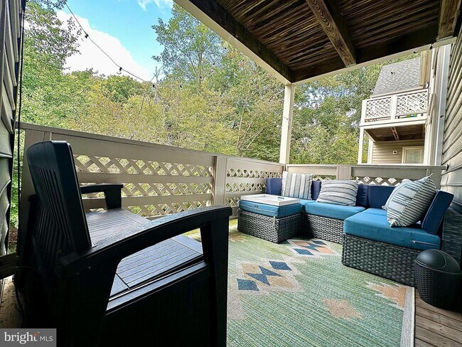 Building Photo - 7678 Willow Point Dr