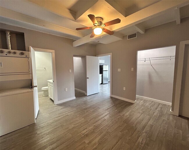 Building Photo - 219 Marshall St