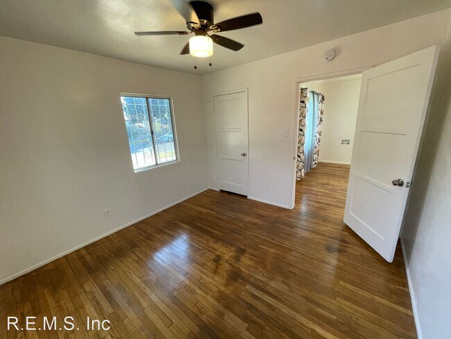 Building Photo - 3 br, 1 bath House - 1820 E Kay Street