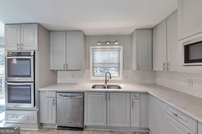 Building Photo - 2764 Veltre Pl SW