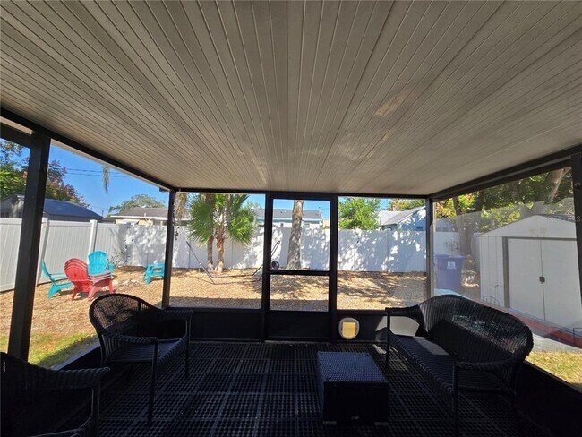 Building Photo - 6343 5th Ave S