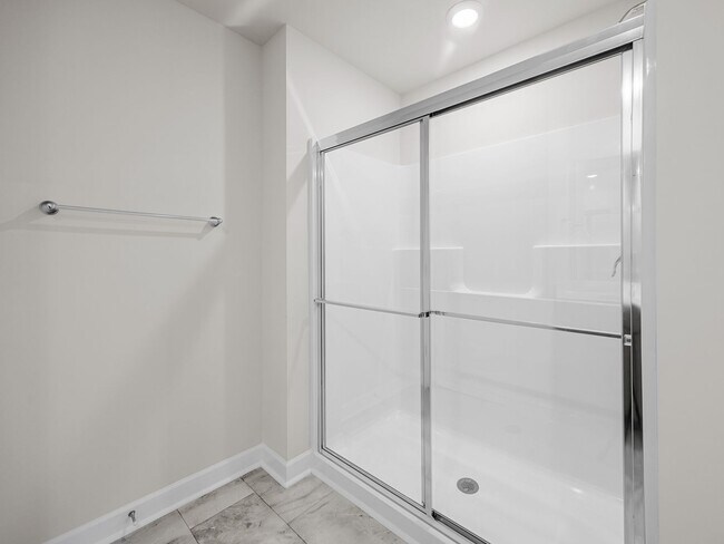 Building Photo - Modern Comfort Meets Southern Charm – New ...