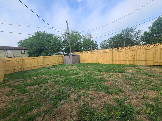 Building Photo - 1151 Magnolia St