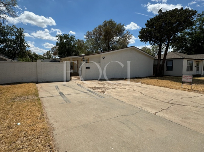 Building Photo - 3 BED 3 BATH NEAR TTU