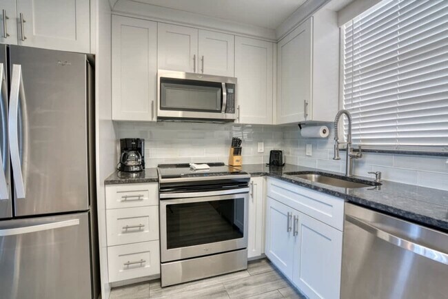 Building Photo - 5700 Bonita Beach Rd SW