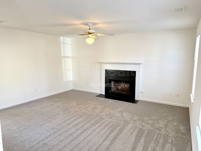 Building Photo - 5519 Lofwood Ln