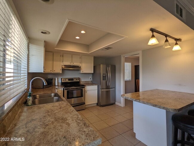 Building Photo - 10044 N 39th Ln