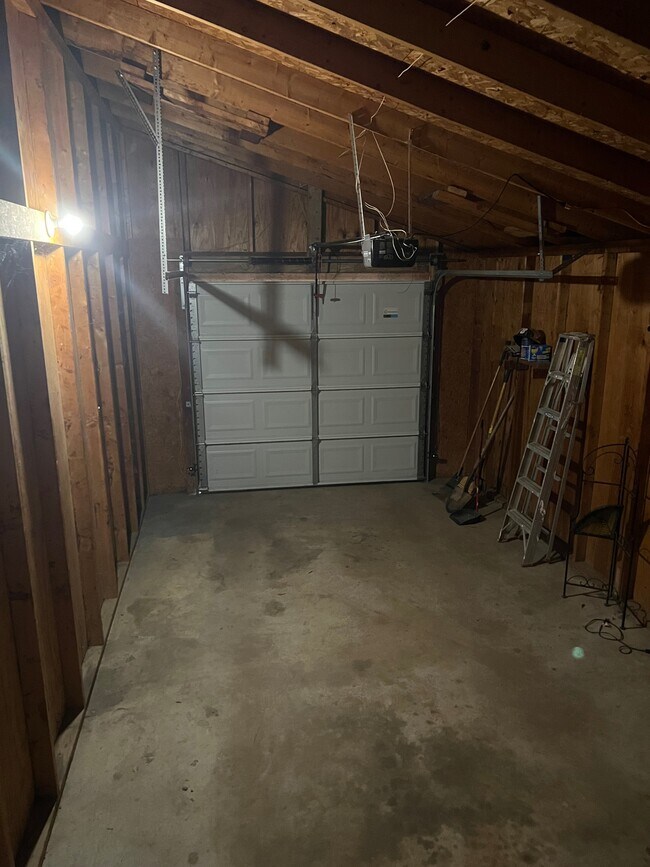 Building Photo - 110 Silas Ct