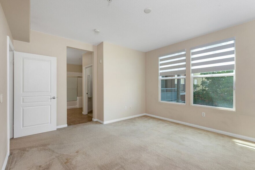 Building Photo - 12668 W Chapman Ave