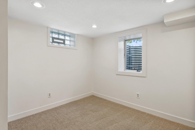 Building Photo - 2905 Blackstone Ave