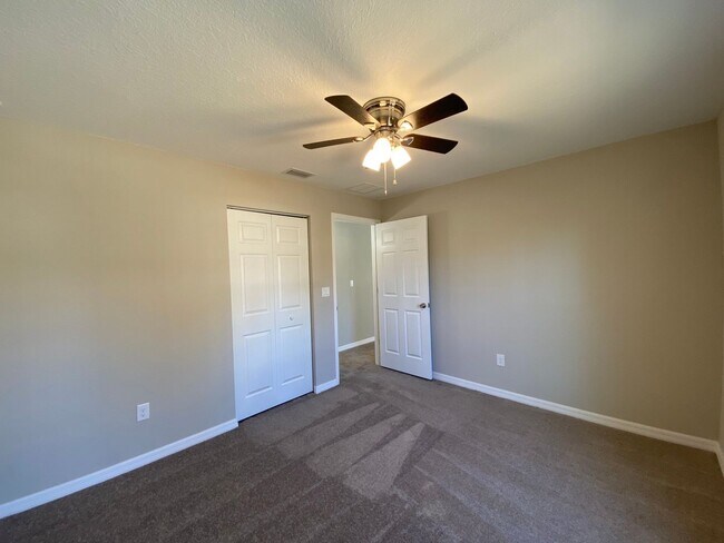 Building Photo - Custom Home - Desirable SW Ocala Neighborh...