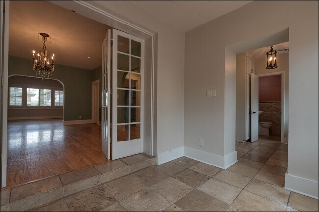 Building Photo - 1420 Hawthorne St