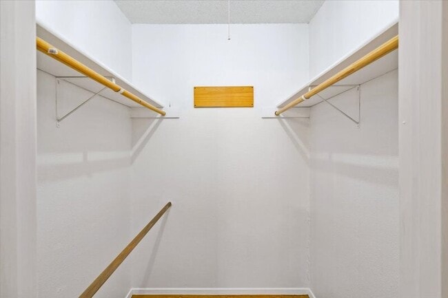 Building Photo - 1313 Southport Dr