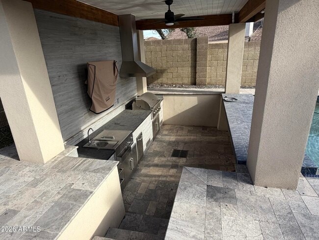 Building Photo - 5022 E Salinas St