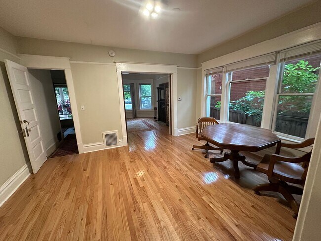 Building Photo - 1014 Spruce St