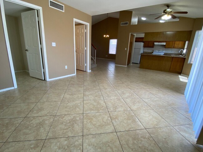 Building Photo - 3 Bedroom 2.5 Bathroom with a Pool in Garden Lakes