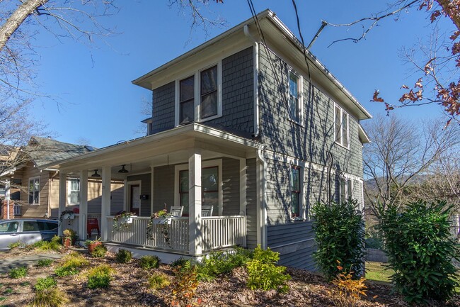 Building Photo - Montford Furnished Rental