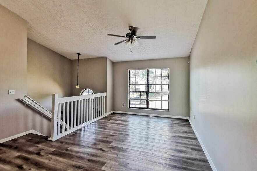 Building Photo - 3255 Bluhm Ct