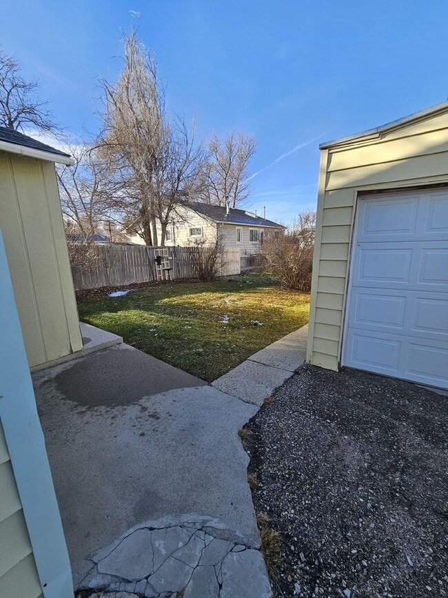 Building Photo - 539 S McKinley St