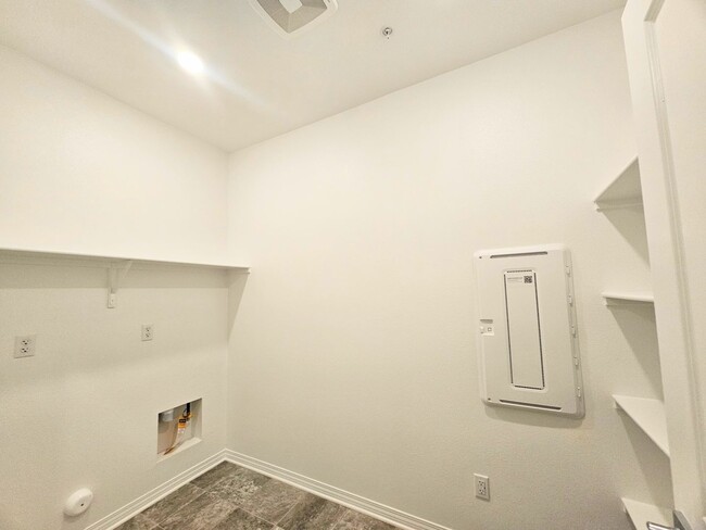 Building Photo - Rockport Ranch Beautiful Brand New Lennar ...