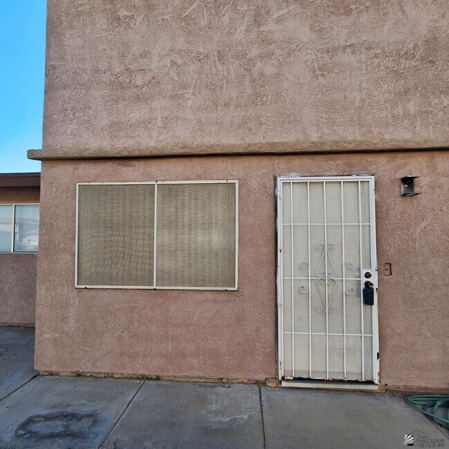 Building Photo - 1234 W 20th Pl